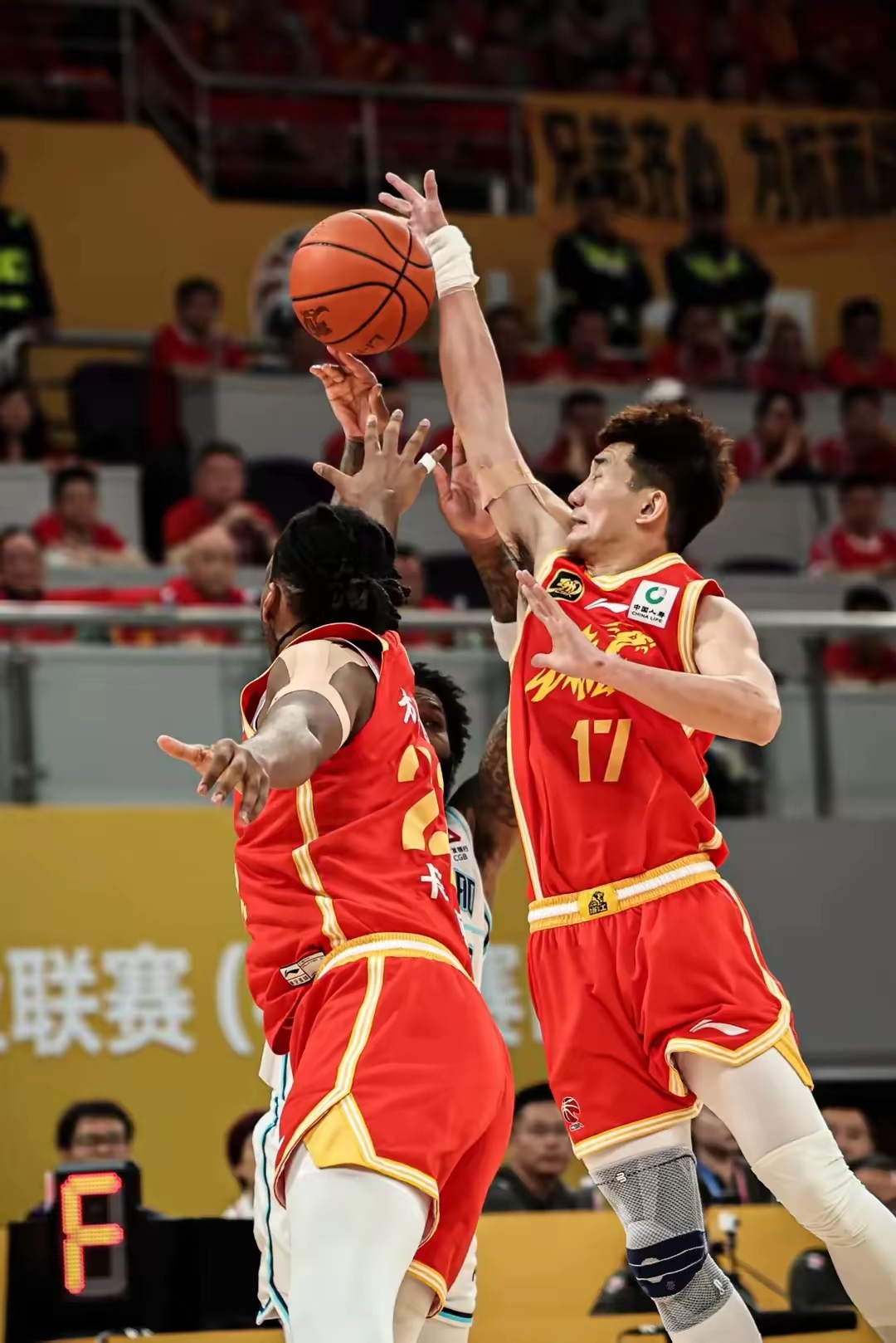 赛后NBA季后赛焦点战,广厦男篮防线松动,目标明确,轮换策略成焦点的简单介绍 赛后NBA季后赛焦点战,广厦男篮防线松动,目标明确,轮换策略成焦点的简单介绍