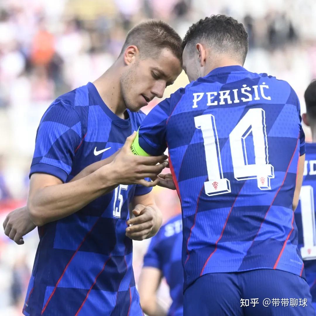  今夜欧超杯焦点战，上海海港调整名单，管理层满意，医务组通报恢复